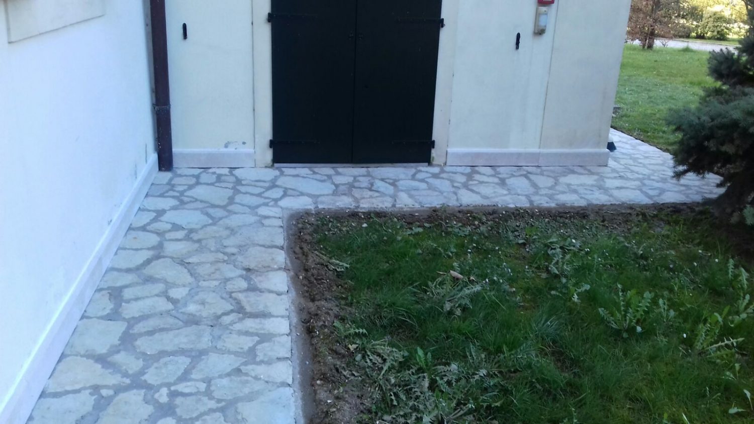 Marciapiede prima del trattamento